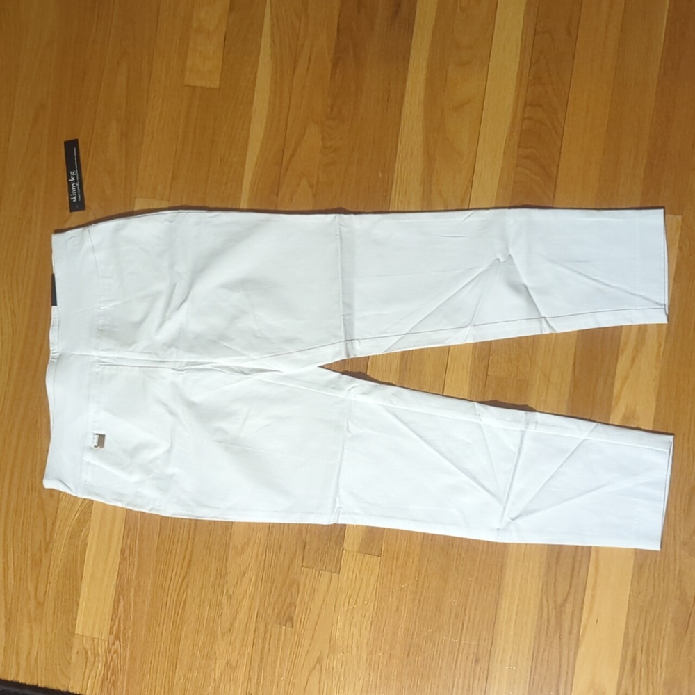 Alfani NWT Skinny Leg Tummy Control white pull on pants 10 petite 10P - Picture 3 of 13